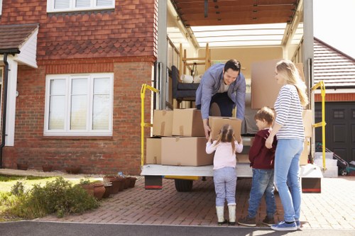 Removal van support for homes and flats in Notting Hill