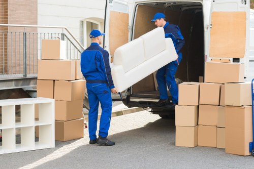 Professional packing and loading service for Nottinghill homes
