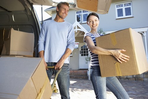 Busy street move estimate for Notting Hill removals